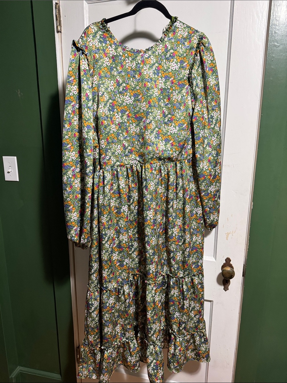 Hyacinth house Women's Green Floral Long Sleeve Tiered Dress